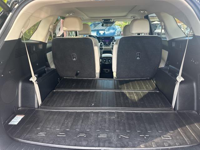 used 2022 Kia Sorento Plug-In Hybrid car, priced at $32,000