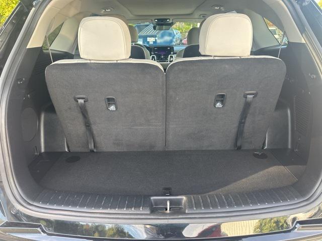 used 2022 Kia Sorento Plug-In Hybrid car, priced at $32,000