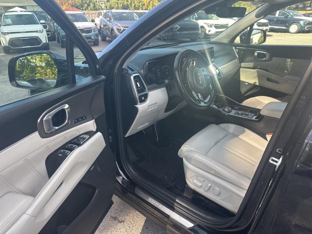 used 2022 Kia Sorento Plug-In Hybrid car, priced at $32,000