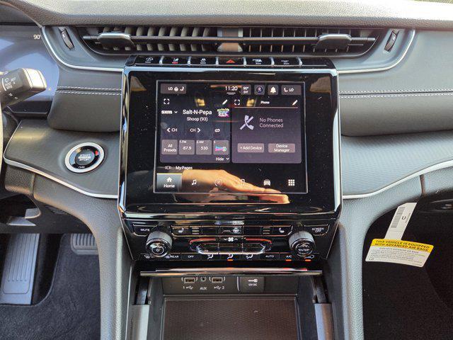 new 2025 Jeep Grand Cherokee car, priced at $38,497