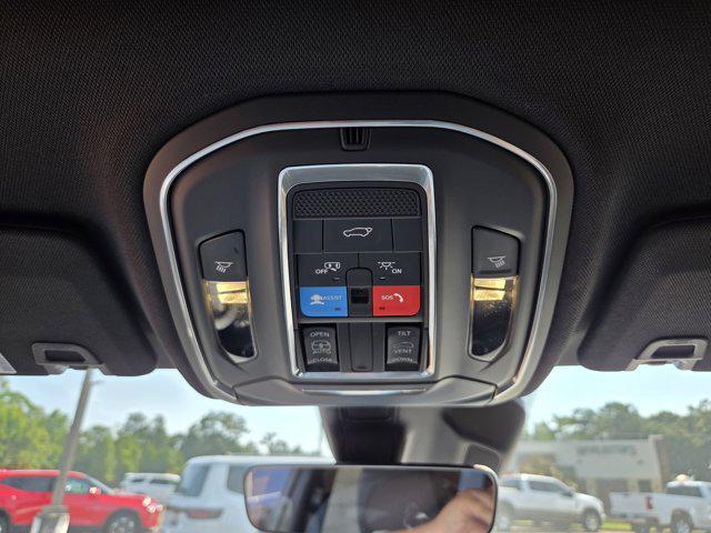 new 2025 Jeep Grand Cherokee car, priced at $40,735