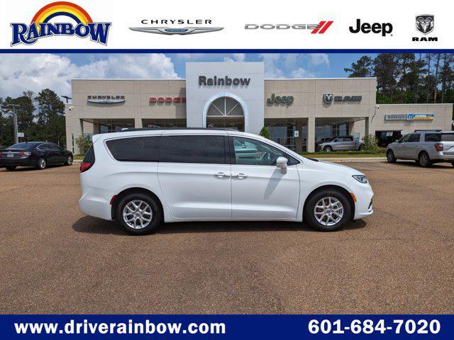 used 2022 Chrysler Pacifica car, priced at $27,955