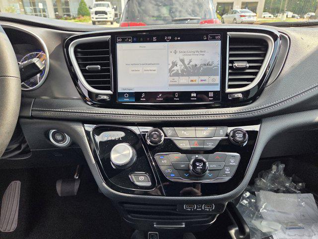 new 2025 Chrysler Pacifica car, priced at $35,987