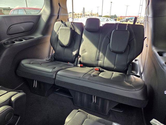 new 2025 Chrysler Pacifica car, priced at $35,987