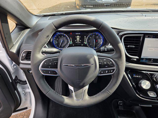 new 2025 Chrysler Pacifica car, priced at $35,987