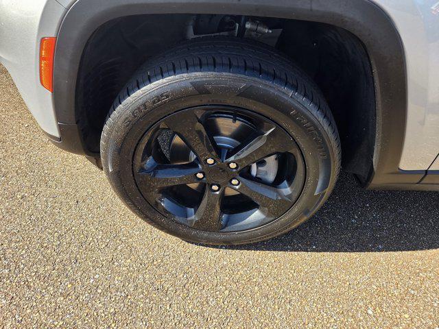 used 2023 Jeep Grand Cherokee L car, priced at $28,997