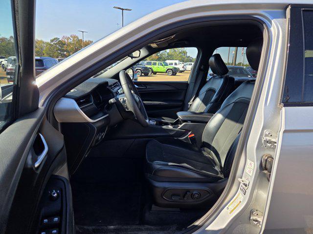 used 2023 Jeep Grand Cherokee L car, priced at $28,997