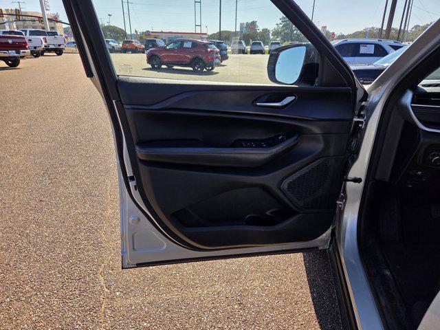 used 2023 Jeep Grand Cherokee L car, priced at $28,997