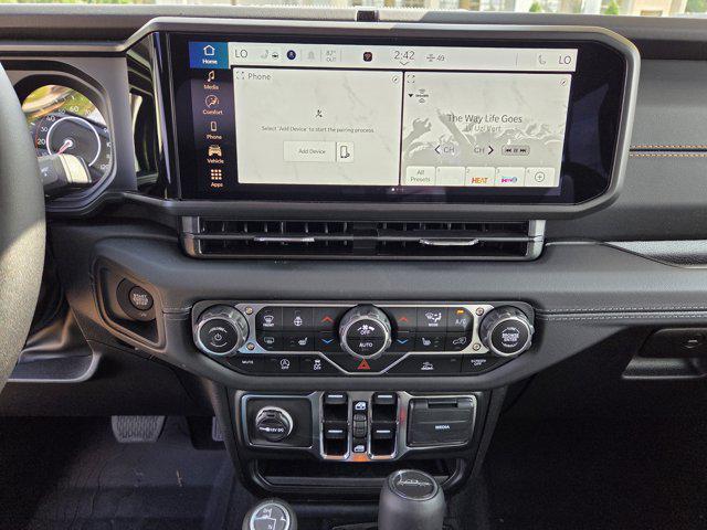 new 2025 Jeep Gladiator car, priced at $45,882