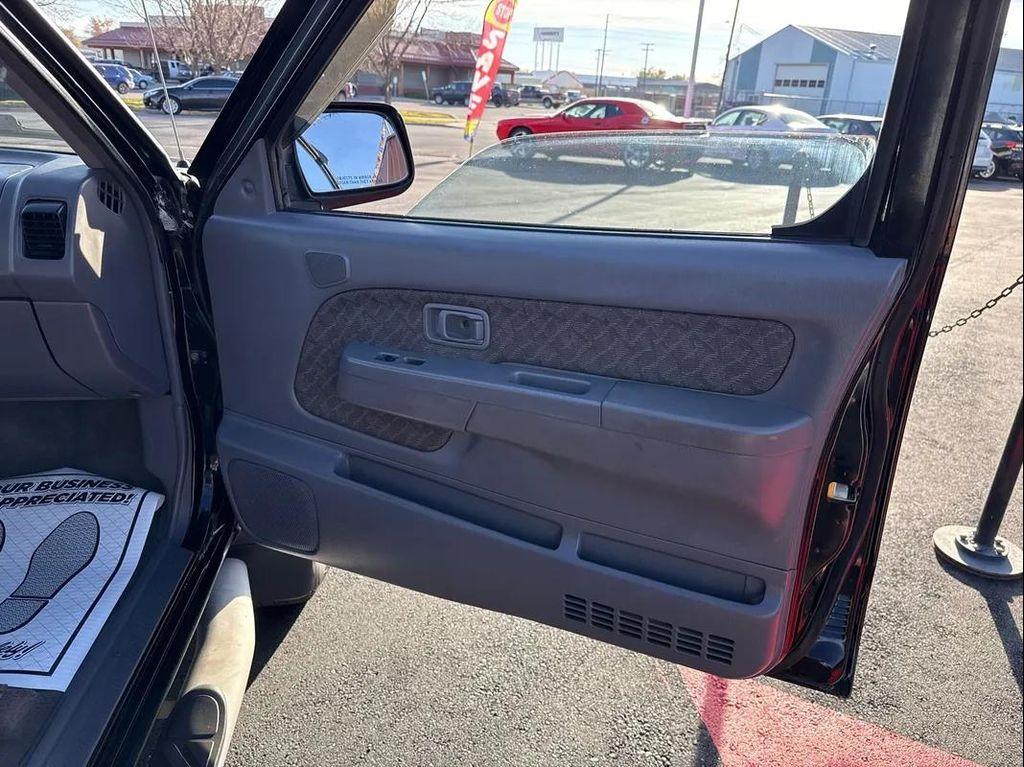 used 2000 Nissan Xterra car, priced at $3,377