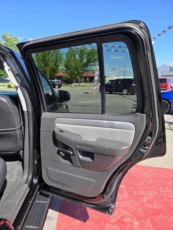 used 2004 Mercury Mountaineer car, priced at $4,777