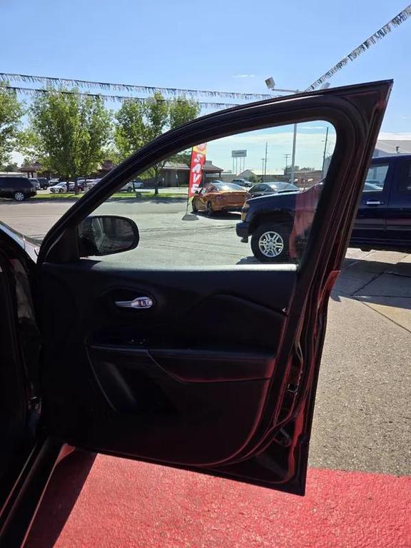 used 2015 Jeep Cherokee car