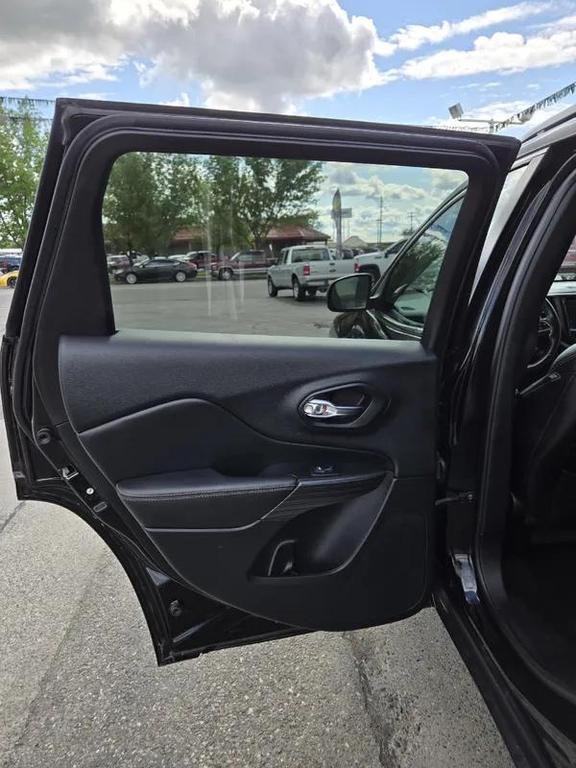 used 2017 Jeep Cherokee car, priced at $14,377