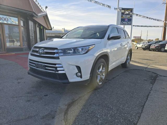 used 2018 Toyota Highlander car, priced at $21,977