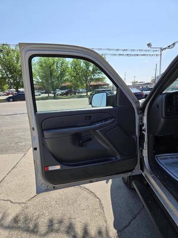 used 2004 Chevrolet Silverado 2500 car, priced at $15,977