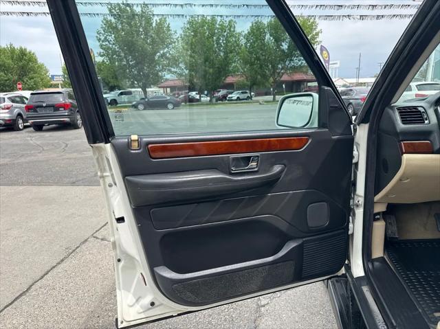used 2001 Land Rover Range Rover car, priced at $5,777