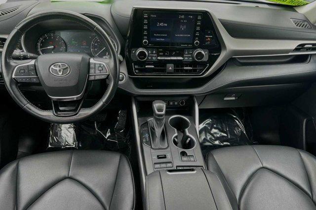 used 2021 Toyota Highlander car, priced at $34,500