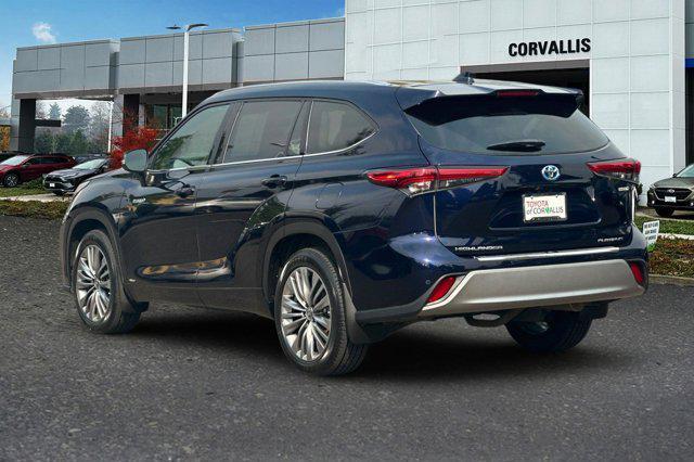 used 2021 Toyota Highlander Hybrid car, priced at $37,000