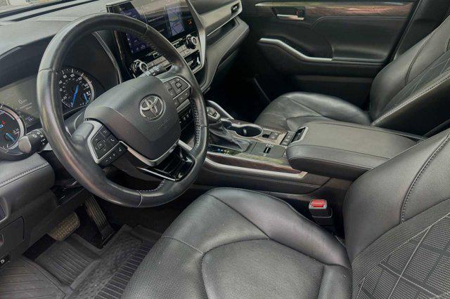 used 2021 Toyota Highlander Hybrid car, priced at $37,000