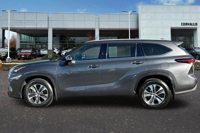 used 2022 Toyota Highlander car, priced at $36,000