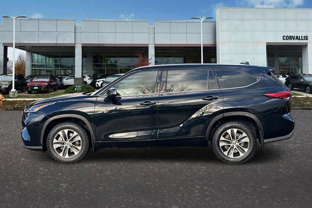 used 2021 Toyota Highlander car, priced at $34,750