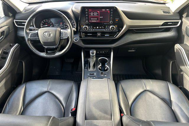 used 2021 Toyota Highlander car, priced at $34,750