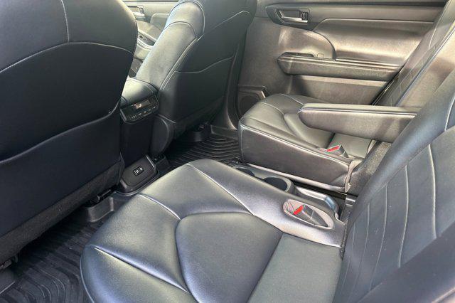 used 2021 Toyota Highlander car, priced at $34,750