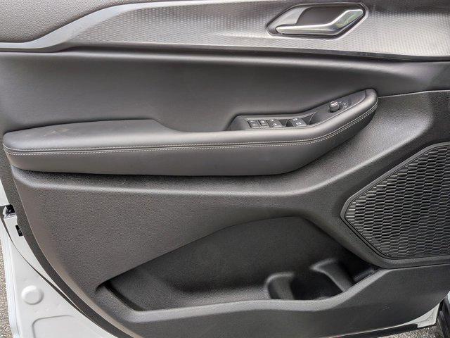 new 2025 Jeep Grand Cherokee car, priced at $41,528