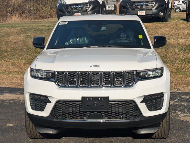 new 2025 Jeep Grand Cherokee car, priced at $42,587