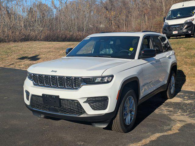 new 2025 Jeep Grand Cherokee car, priced at $42,587