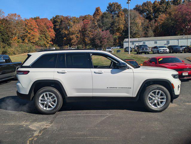 new 2025 Jeep Grand Cherokee car, priced at $42,547