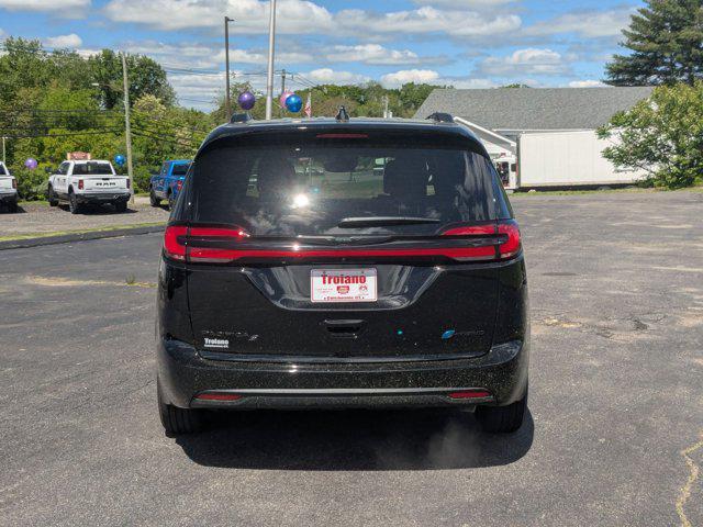 new 2025 Chrysler Pacifica Hybrid car, priced at $58,800