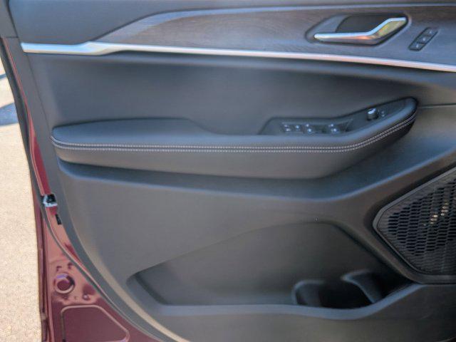 new 2025 Jeep Grand Cherokee car, priced at $51,639