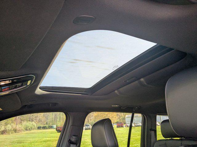 used 2022 Jeep Grand Cherokee car, priced at $35,900
