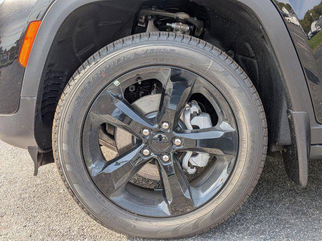 new 2025 Jeep Grand Cherokee car, priced at $48,410