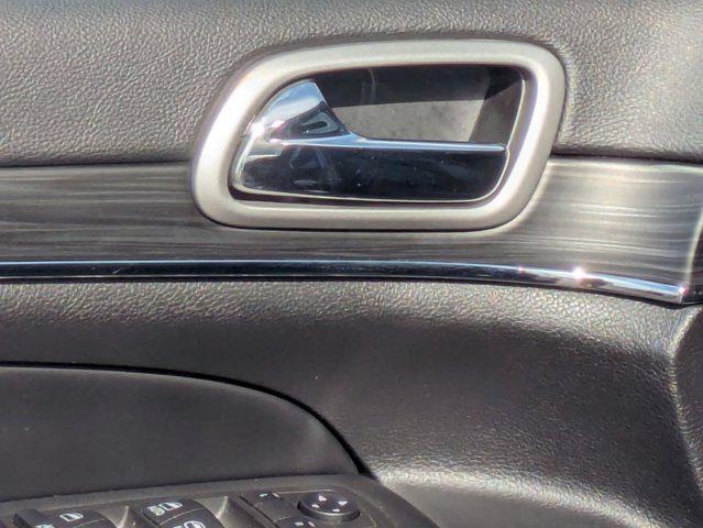 used 2022 Jeep Grand Cherokee car, priced at $27,900