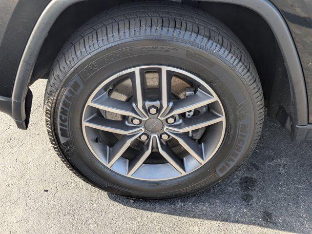 used 2022 Jeep Grand Cherokee car, priced at $27,900