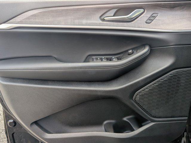 new 2025 Jeep Grand Cherokee L car, priced at $52,110