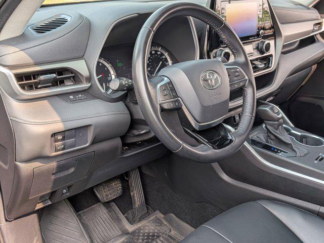 used 2021 Toyota Highlander car, priced at $29,900