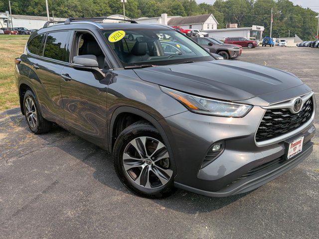used 2021 Toyota Highlander car, priced at $29,900