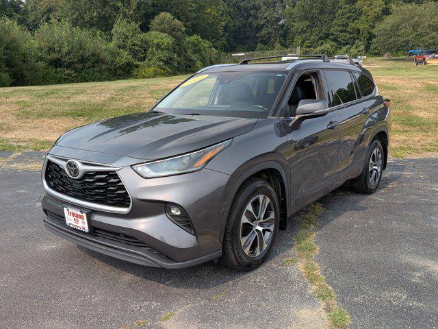 used 2021 Toyota Highlander car, priced at $29,900