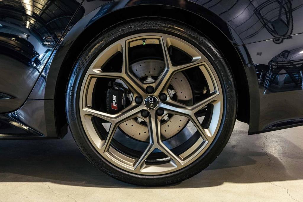 used 2024 Audi RS 6 Avant car, priced at $138,806