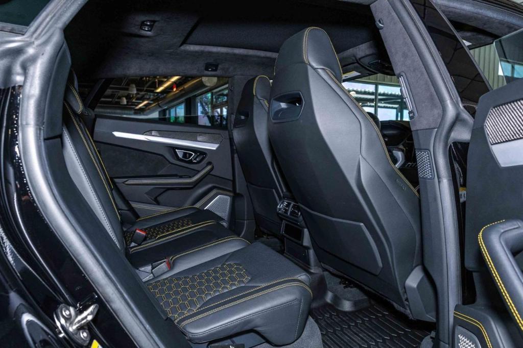 used 2021 Lamborghini Urus car, priced at $212,817