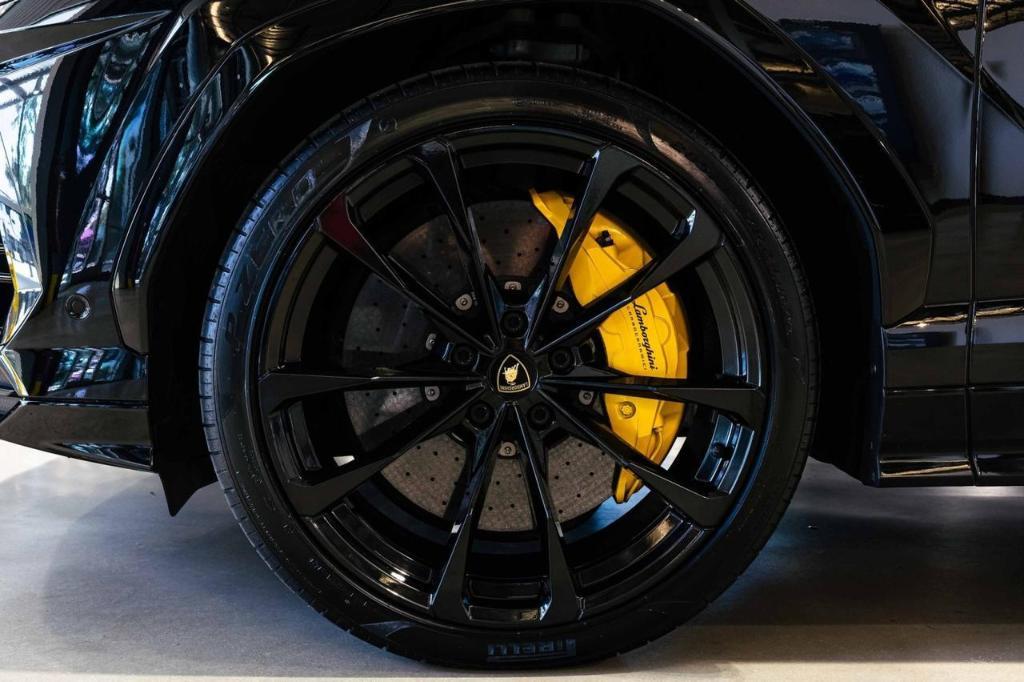 used 2021 Lamborghini Urus car, priced at $212,817