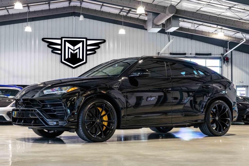 used 2021 Lamborghini Urus car, priced at $212,817