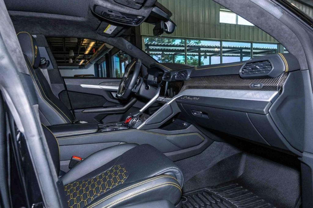 used 2021 Lamborghini Urus car, priced at $212,817
