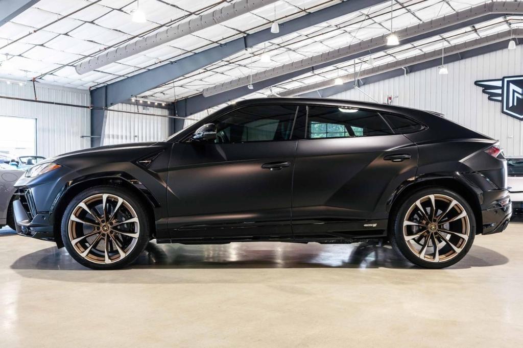 used 2023 Lamborghini Urus car, priced at $244,816