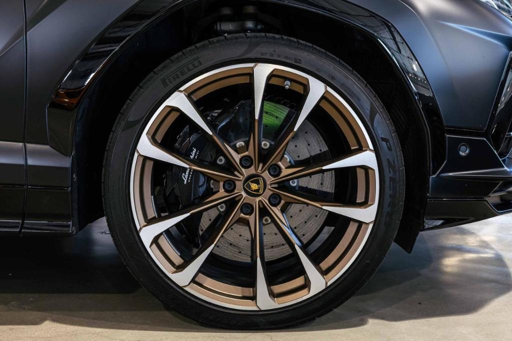used 2023 Lamborghini Urus car, priced at $244,816