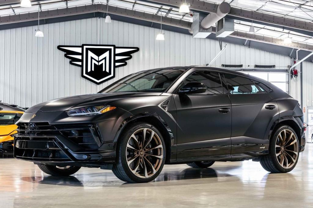 used 2023 Lamborghini Urus car, priced at $244,816