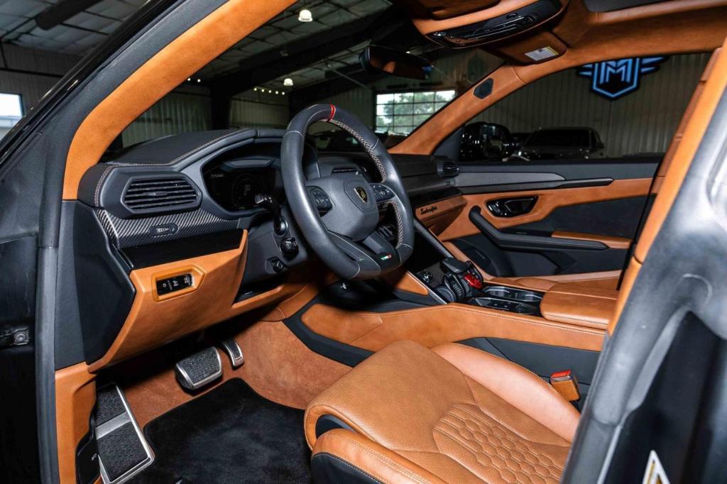 used 2023 Lamborghini Urus car, priced at $244,816